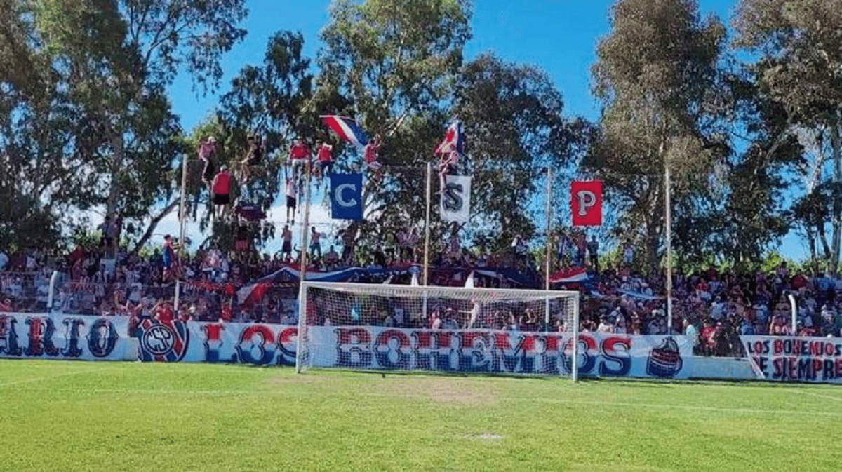 Al menos cinco hinchas cayeron desde un alambrado: dos están gravemente heridos